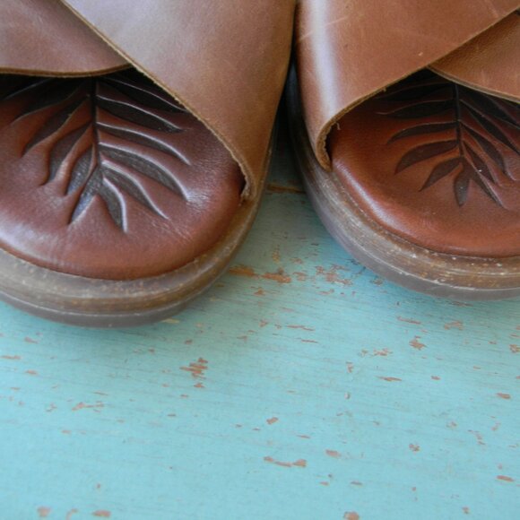 Born Chisana TAN/Brown Leather Sling Back Criss Cross Flat Comfort SZ 11 - Picture 3 of 8